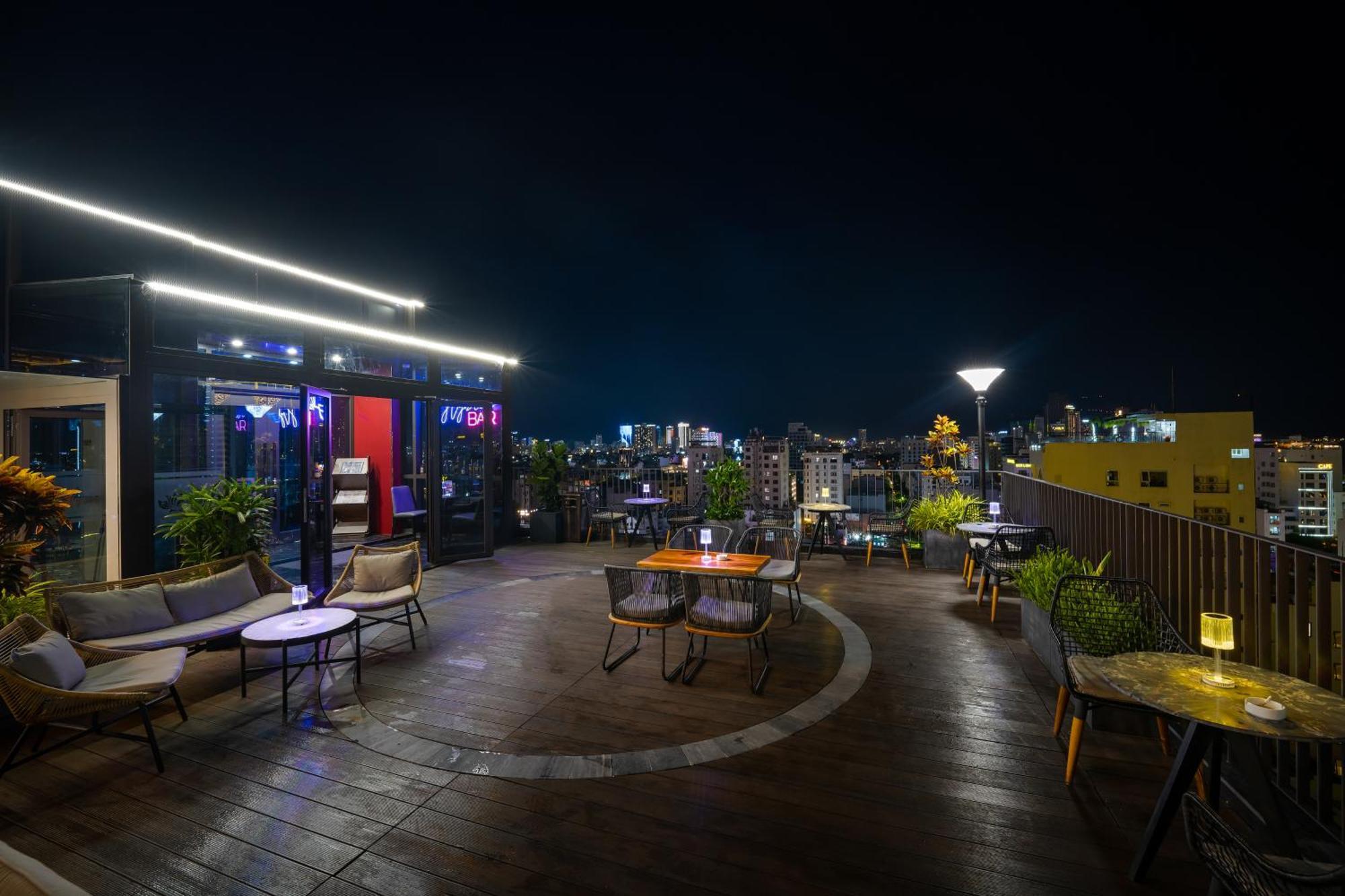 Golden Lotus Grand Hotel Da Nang Buitenkant foto