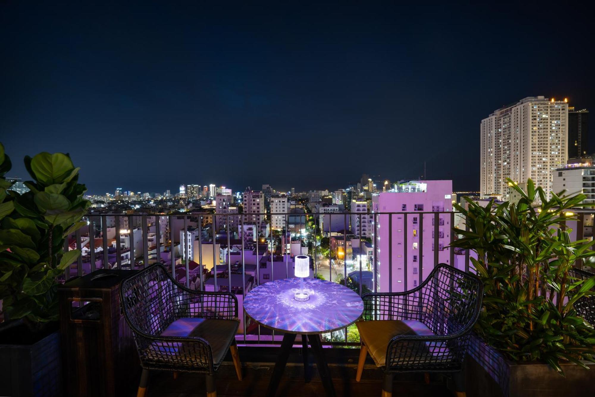 Golden Lotus Grand Hotel Da Nang Buitenkant foto