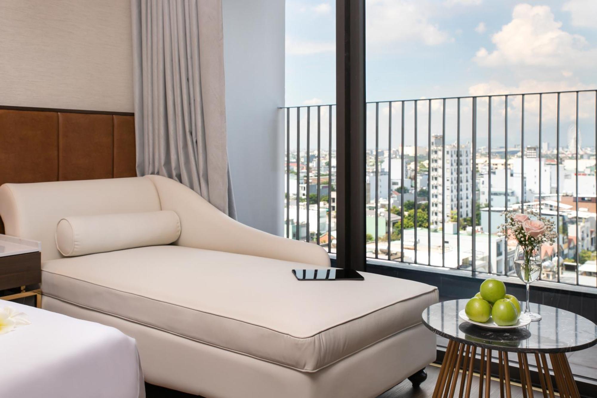 Golden Lotus Grand Hotel Da Nang Buitenkant foto
